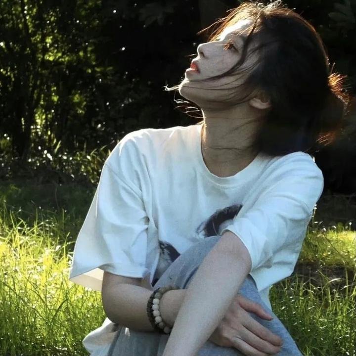 美好的星期天 封面